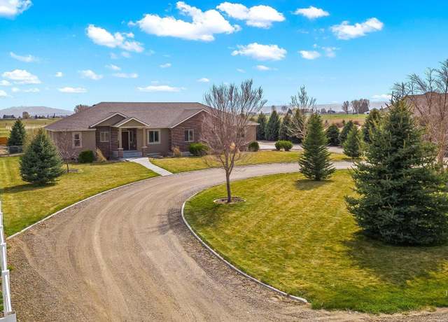 Property at 11 W 300 S, Burley, ID 83318, 3 beds, 3 baths