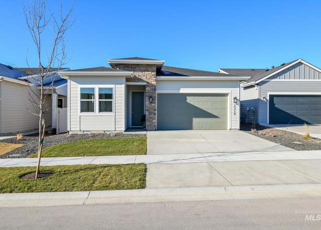 Property at 2319 N Oakman Ave, Star, ID 83669, 2 beds, 2 baths
