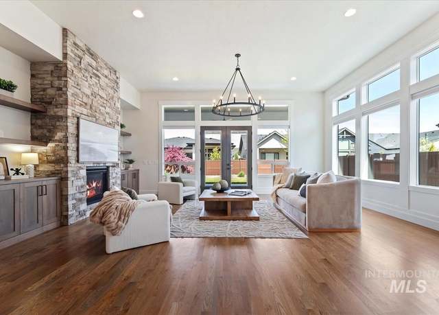 Property at 10650 W Otter Rock Dr, Star, ID 83669, 3 beds, 2.5 baths