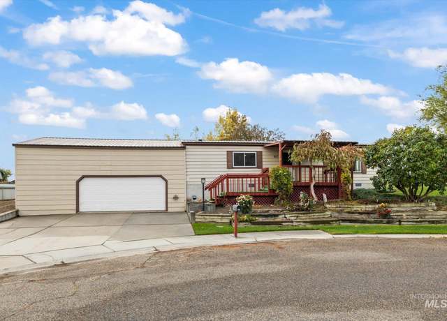 Property at 917 NW 2nd, Fruitland, ID 83619, 2 beds, 2 baths