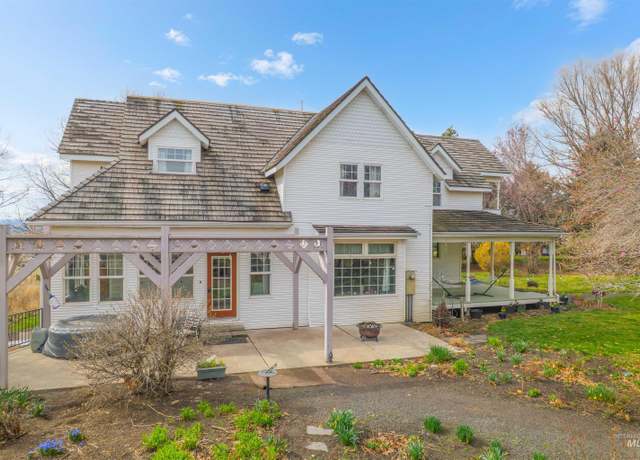 Property at 2134 Hemlock Ave, Lewiston, ID 83501, 6 beds, 3 baths