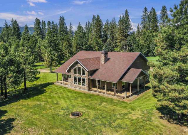 Property at 25 River Meadow Dr, Garden Valley, ID 83622, 3 beds, 2.5 baths