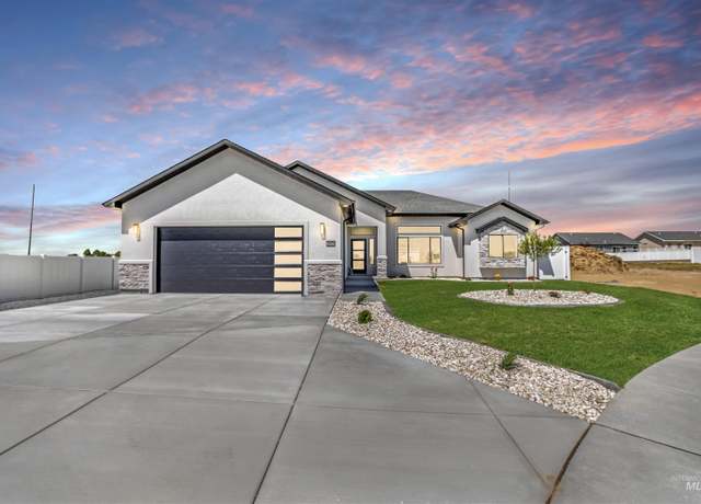 Property at 900 Quail Ridge Ct, Jerome, ID 83338, 4 beds, 2 baths