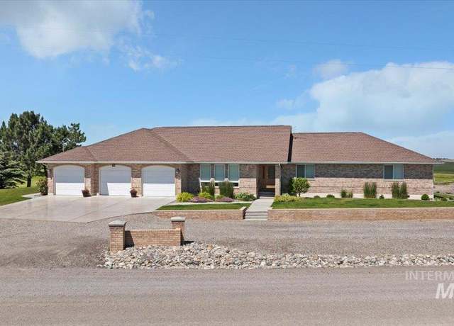 Property at 3415 N 2600 E, Twin Falls, ID 83301, 3 beds, 3 baths