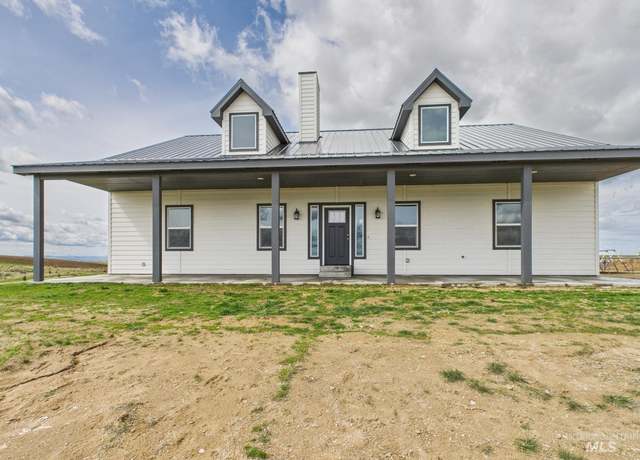 Property at 665 Tower Ln, Caldwell, ID 83607, 4 beds, 3 baths