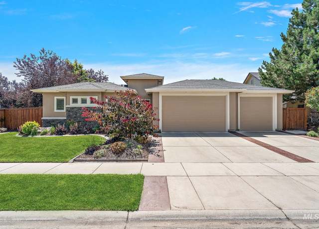 Property at 733 E San Pedro St, Meridian, ID 83646, 3 beds, 2 baths