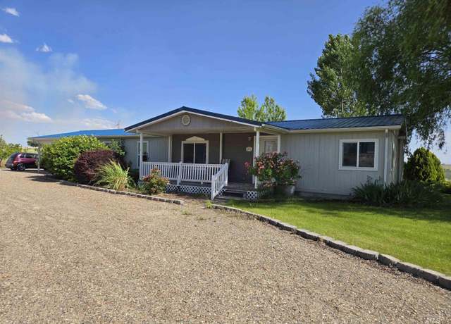 Property at 4973 Center Ln, Fruitland, ID 83619, 3 beds, 2 baths