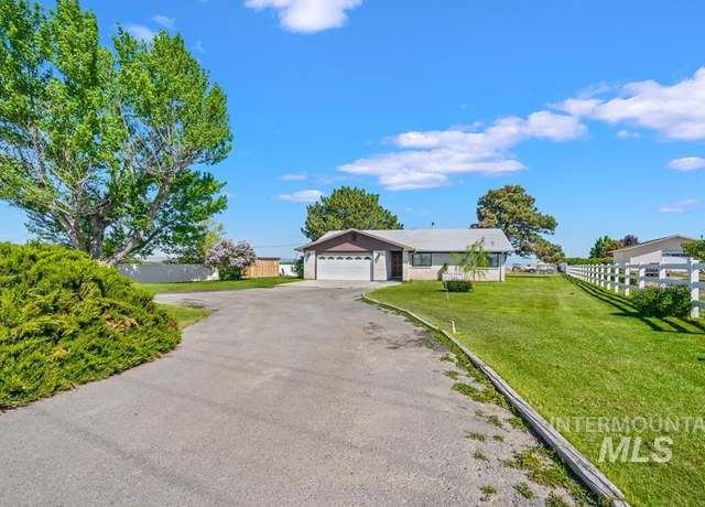 Property at 1940 SW 3rd Ave, Fruitland, ID 83619, 3 beds, 2 baths