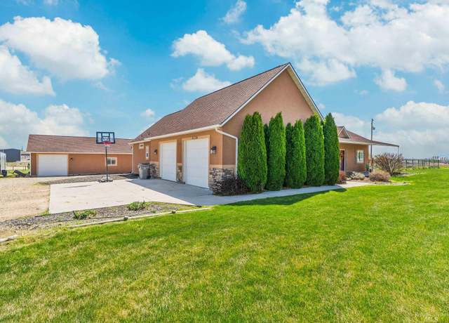 Property at 13921 Trapper Ln, Caldwell, ID 83607, 3 beds, 2 baths