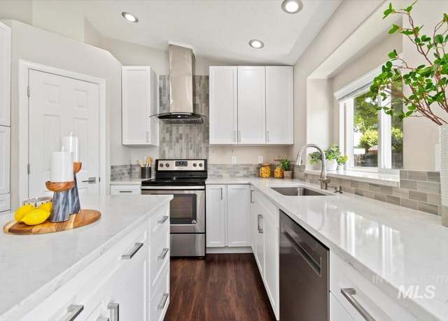 Property at 5912 S Snowdrop Pl, Boise, ID 83716, 3 beds, 2 baths