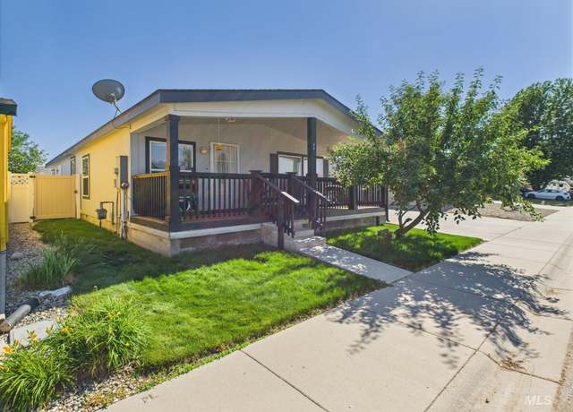 Property at 861 Liberty Ln, Emmett, ID 83617, 2 beds, 2 baths