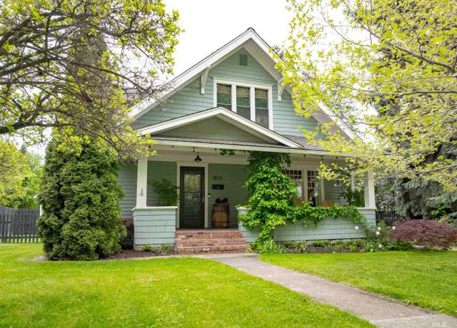 Property at 615 E 7th St, Moscow, ID 83843, 4 beds, 2 baths