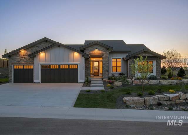 Property at 11221 N 17th Way, Boise, ID 83714, 4 beds, 3.5 baths