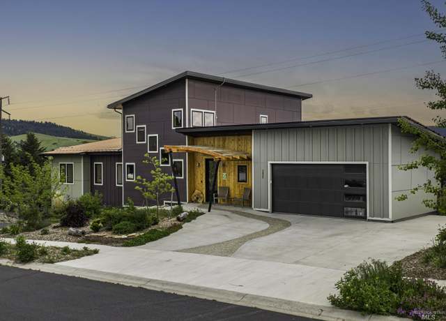 Property at 2809 Hampton Ct, Moscow, ID 83843, 3 beds, 3 baths