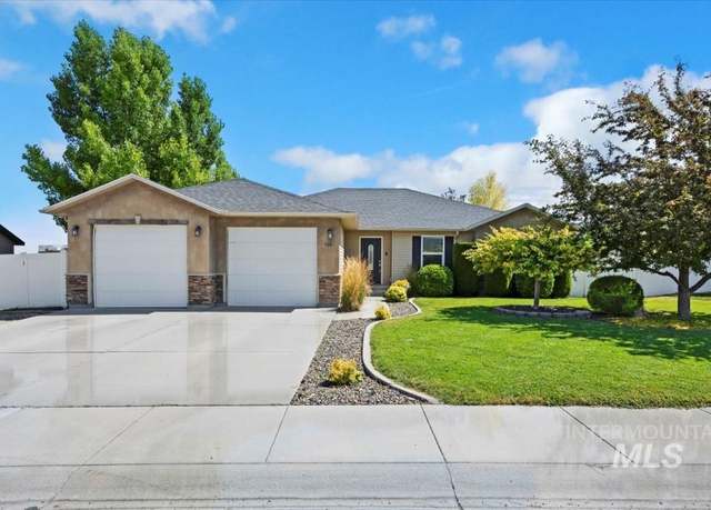Property at 920 E Avenue F, Jerome, ID 83338, 3 beds, 3 baths