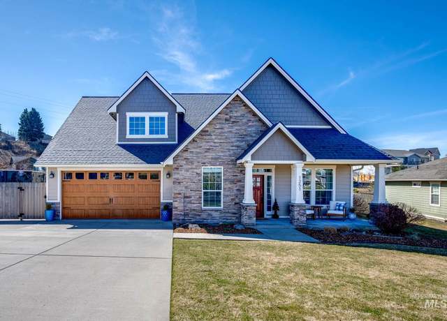 Property at 1251 Wiltshire Dr, Moscow, ID 83843, 4 beds, 3 baths