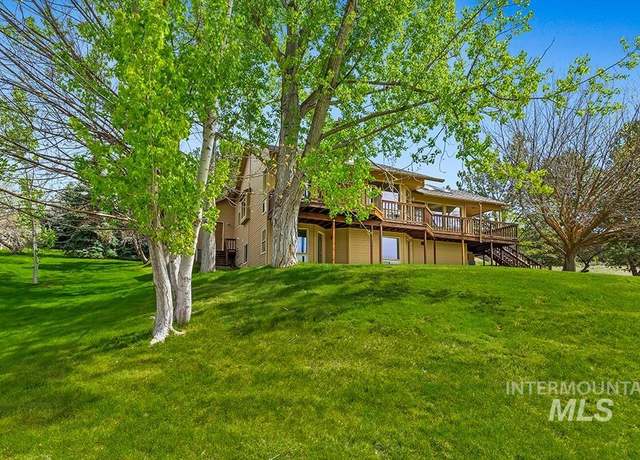 Property at 8425 W Spring Creek Way, Boise, ID 83714, 3 beds, 3 baths