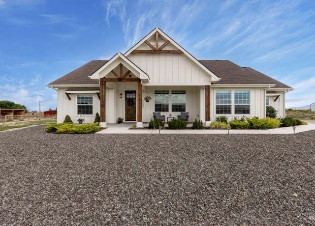Property at 2635 Berglund Rd, Emmett, ID 83617, 3 beds, 3 baths
