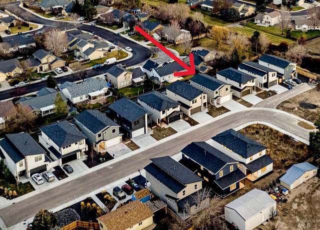 Property at 8132 N Breezy Ave, Boise, ID 83714, 3 beds, 2.5 baths