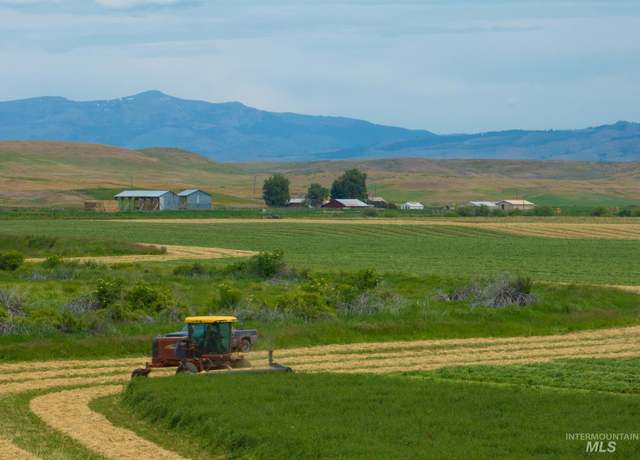 Property at 3661 N Crane Rd, Midvale, ID 83645, 4 beds, 3 baths