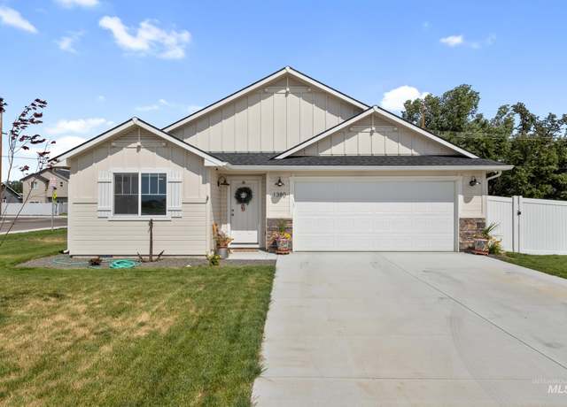 Property at 1380 Dawn St, Weiser, ID 83672, 3 beds, 2 baths