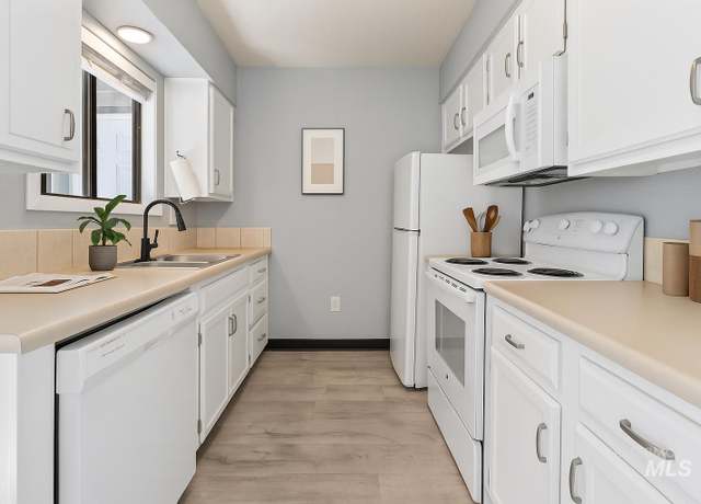 Property at 7060 W Colehaven Ln, Boise, ID 83704, 2 beds, 1 bath