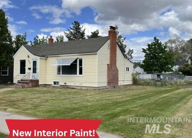 Property at 278 Taylor St, Twin Falls, ID 83301-5220, 4 beds, 3 baths