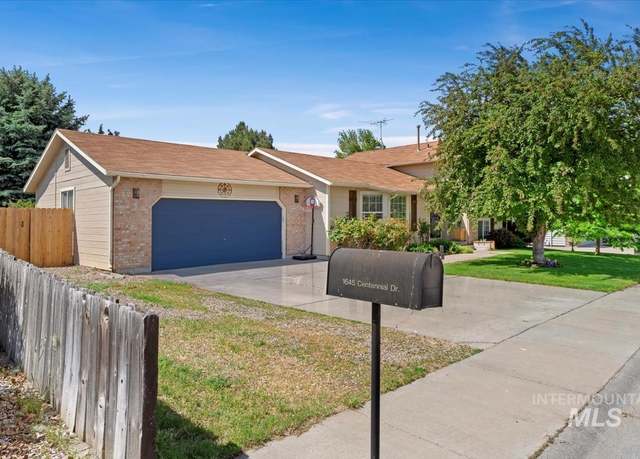 Property at 1645 Centennial Dr, Mountain Home, ID 83647, 4 beds, 3 baths