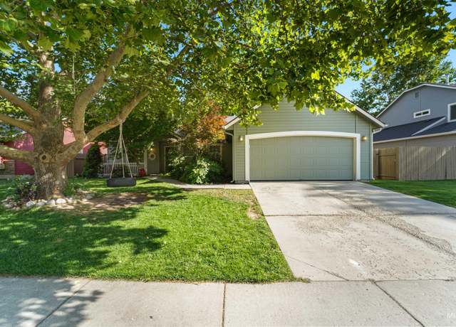 Property at 303 E Cassidy Dr, Meridian, ID 83646, 3 beds, 2 baths