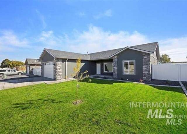 Property at 1445 Zephlyn St, Twin Falls, ID 83301, 3 beds, 2 baths