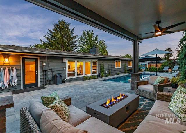 Property at 3011 N Crane Creek Rd, Boise, ID 83702, 3 beds, 2 baths