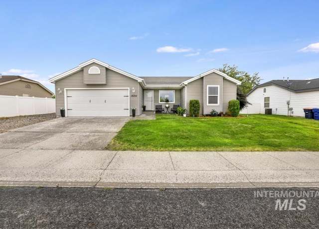 Property at 1634 Sommer St, Twin Falls, ID 83301, 4 beds, 2 baths