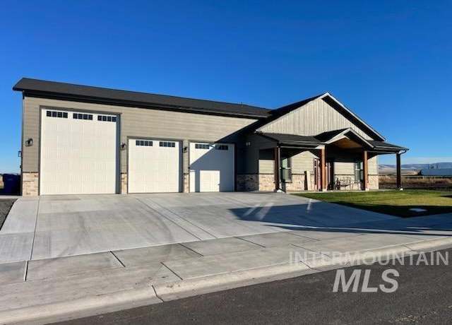Property at 3729 Skyview Dr, Lewiston, ID 83501, 3 beds, 2 baths