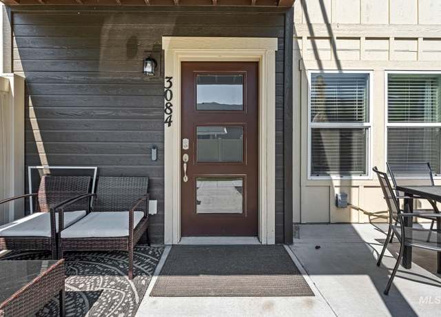 Property at 3084 N Network Ln, Boise, ID 83704, 4 beds, 3.5 baths