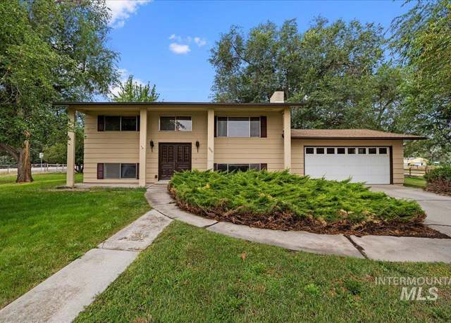 Property at 3975 S Maple Grove Rd, Boise, ID 83709-4137, 4 beds, 2 baths