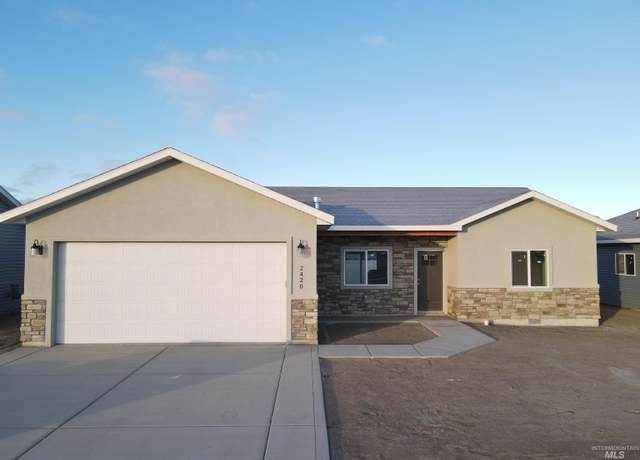 Property at 2420 Bristol Ave, Burley, ID 83318, 4 beds, 2 baths