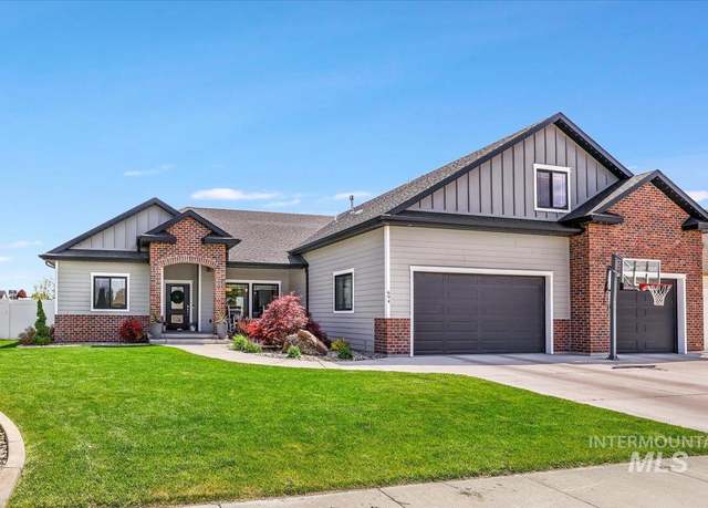 Property at 694 Sunbeam Dr, Twin Falls, ID 83301, 5 beds, 3 baths
