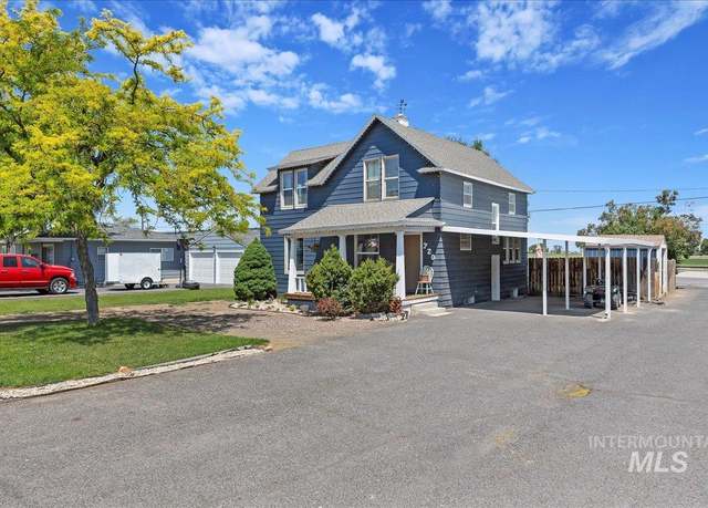 Property at 720 E Center St, Kimberly, ID 83341, 3 beds, 2 baths