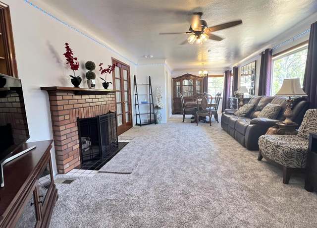 Property at 1717 N Regal Dr, Boise, ID 83704, 2 beds, 1 bath