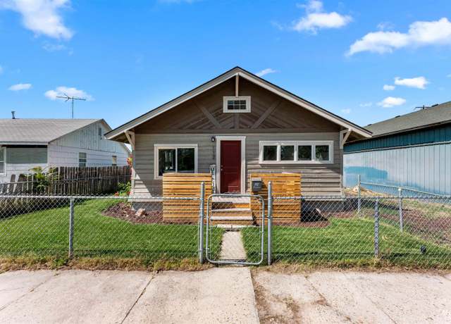 Property at 112 Dearborn St, Caldwell, ID 83605, 3 beds, 1 bath