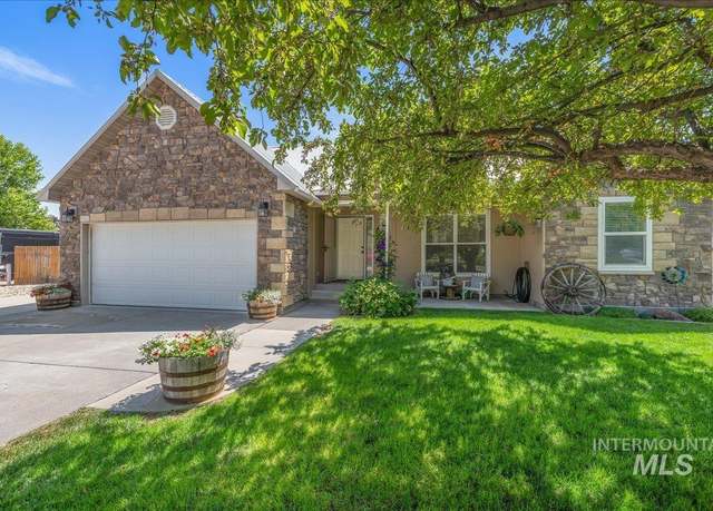 Property at 20610 Brown St, Greenleaf, ID 83626, 3 beds, 2 baths