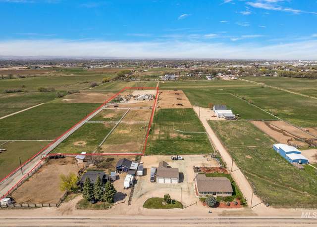 Property at 85 S Robinson Rd, Nampa, ID 83687, 2 beds, 1 bath