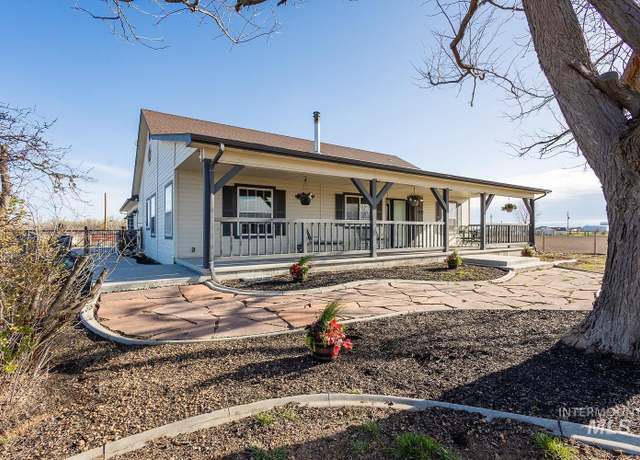 Property at 9612 Lake Shore Dr, Nampa, ID 83686, 3 beds, 2 baths