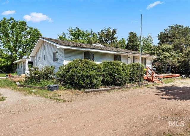 Property at 3172 W Beacon Light Rd, Eagle, ID 83616, 5 beds, 2 baths