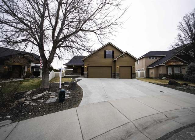 Property at 3520 E Alexis Ct, Nampa, ID 83686, 3 beds, 2.5 baths