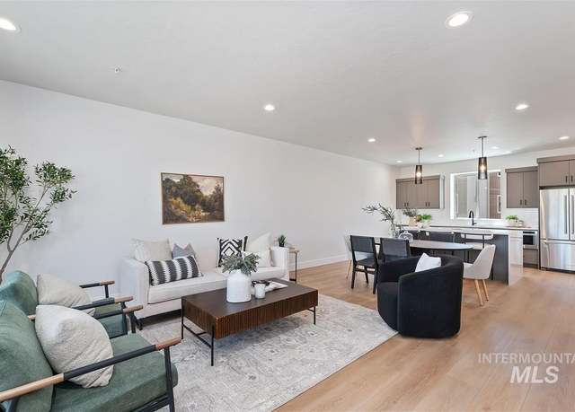 Property at 1715 S Federal Way, Boise, ID 83705, 3 beds, 2.5 baths