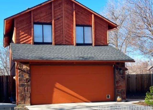 Property at 6135 N River Gln, Garden City, ID 83714, 2 beds, 1.5 baths