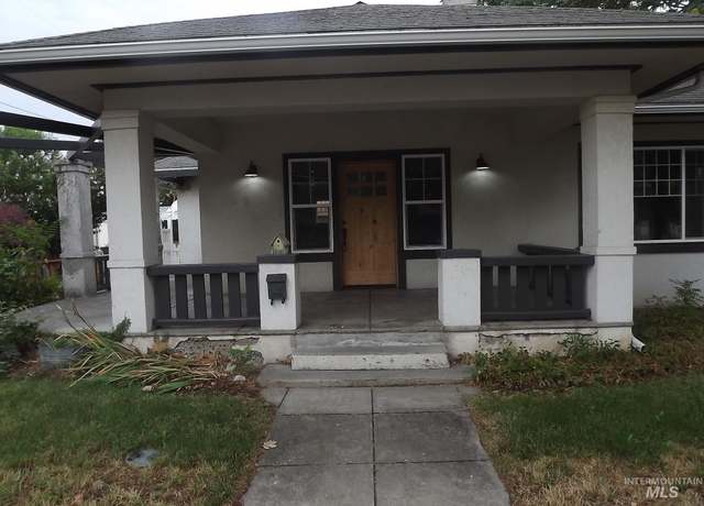 Property at 412 4th Ave, Lewiston, ID 83501, 4 beds, 2 baths