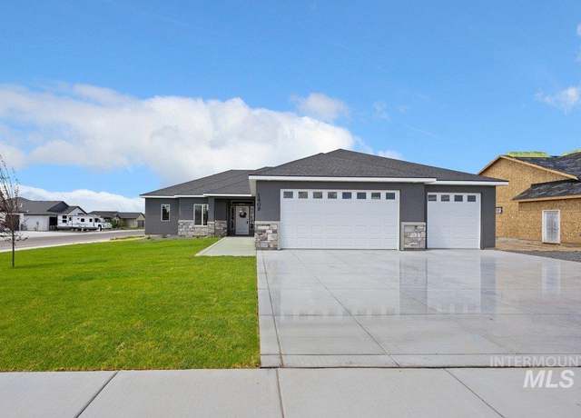 Property at 1409 N Alder St, Jerome, ID 83338, 4 beds, 2.5 baths