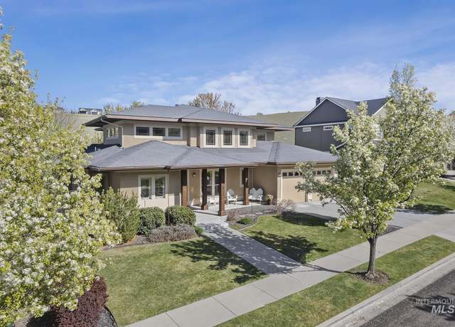 Property at 11872 N Humphreys Pl, Boise, ID 83714, 4 beds, 3 baths